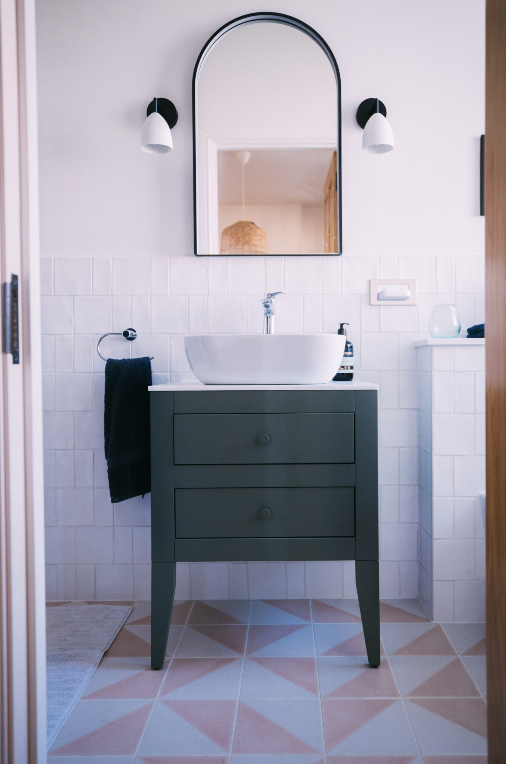 dark-green-bathroom-vanity-ensuite-london-retrofit.jpg