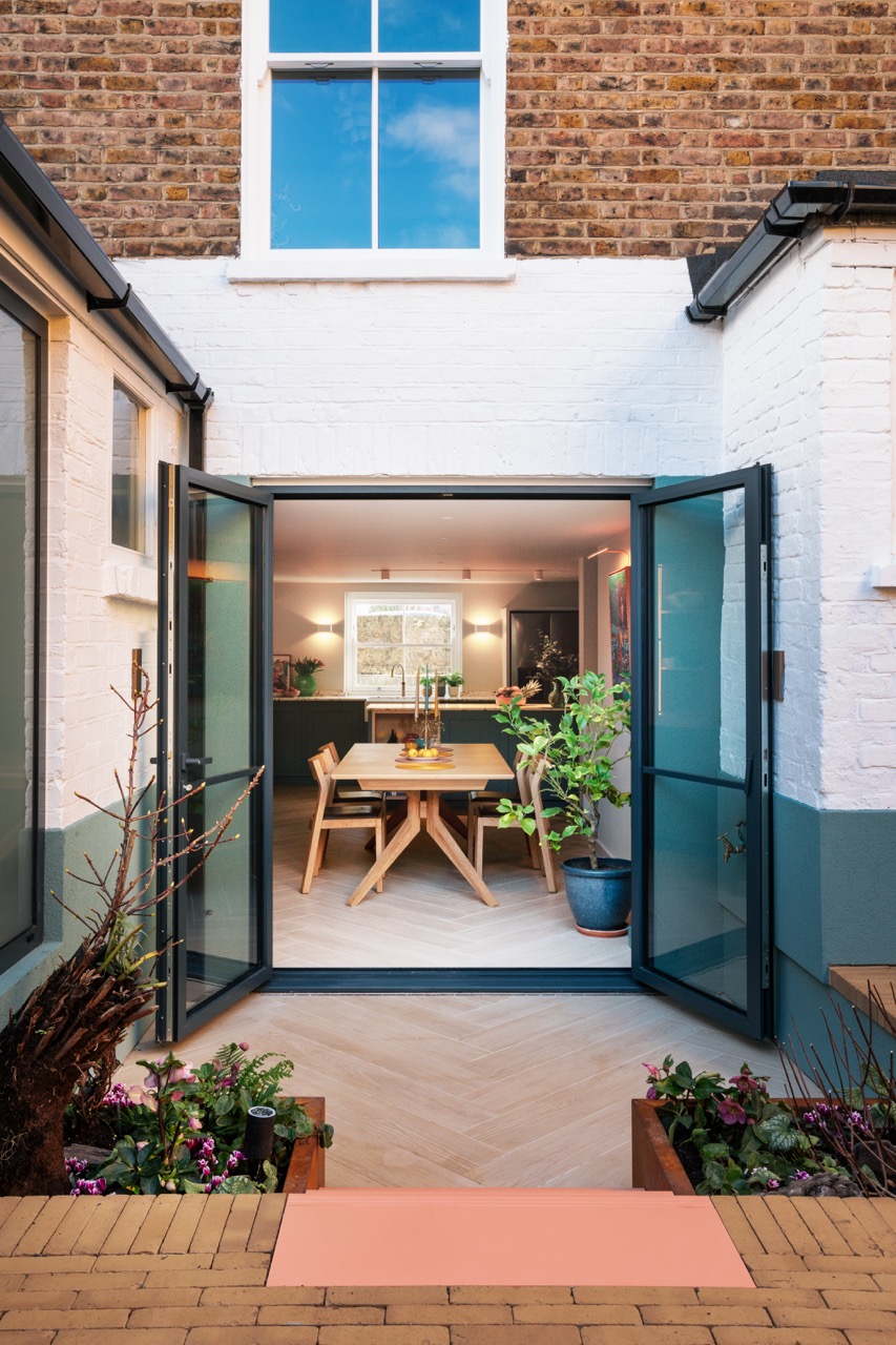 islington-london-townhouse-back-garden-kitchen-dining-exposed-brick.jpg