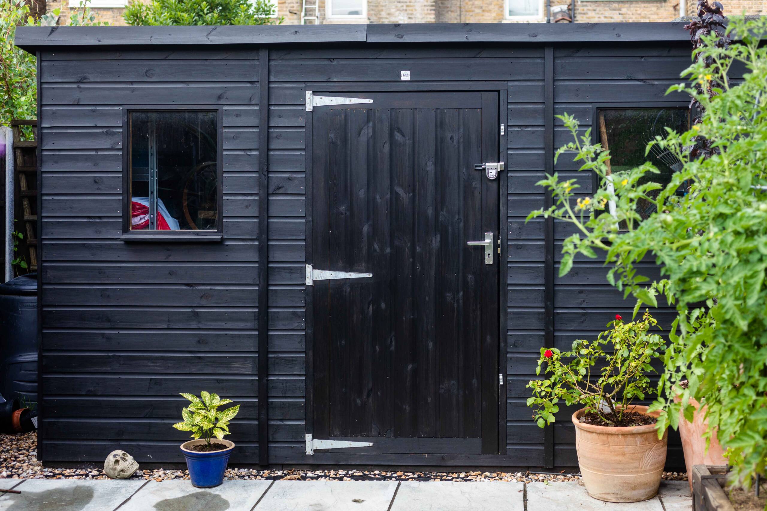 east-london-black-timber-garden-office.jpg