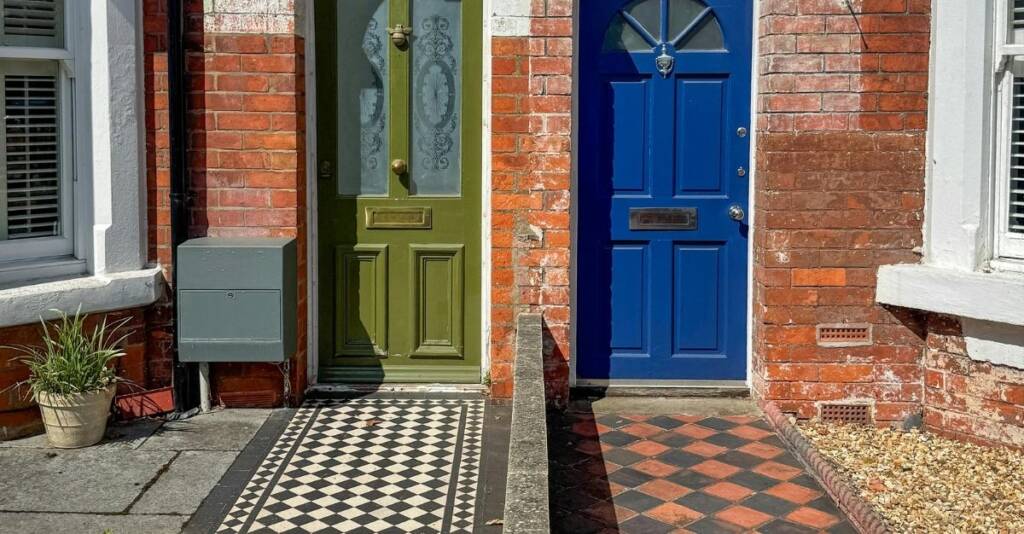 Side by side Victorian terraced houses in London — knowing how to notify neighbours before building work starts helps maintain good relationships on the street